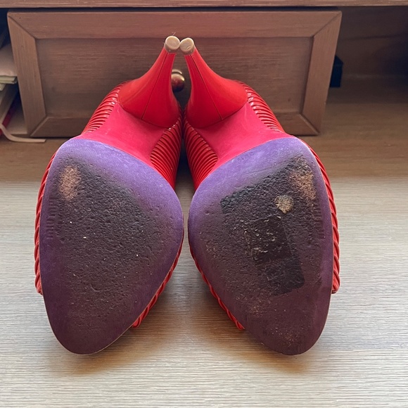 Miu Miu Vernice Platform Patent Leather Shoes - Picture 4 of 9